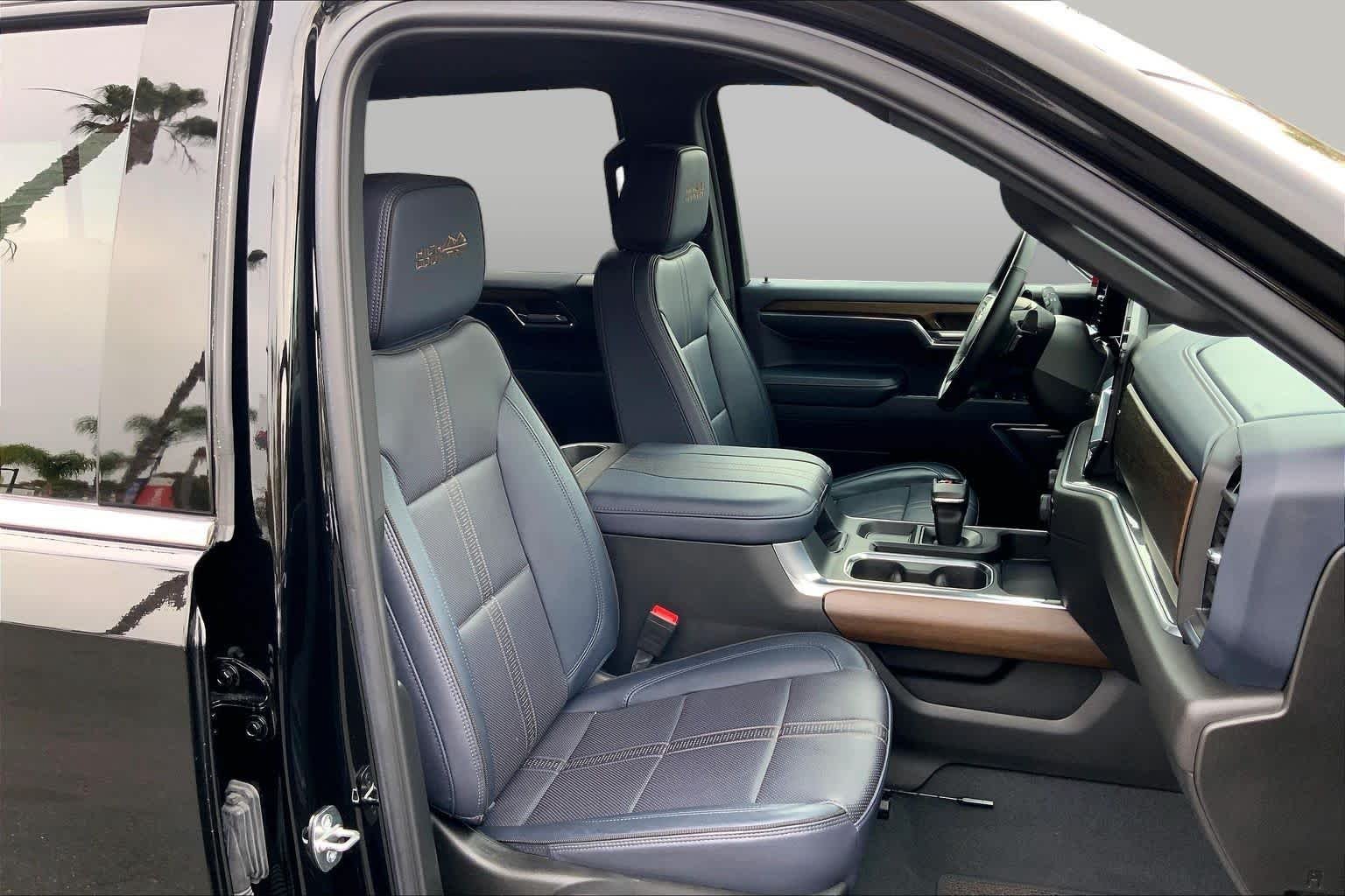 Used 2024 Black Chevrolet High Country image 8