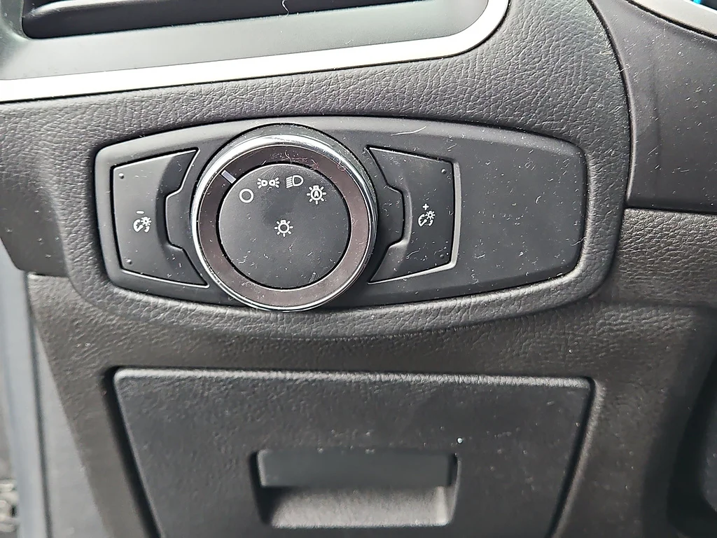 Used 2017 Magnetic Ford SEL image 21