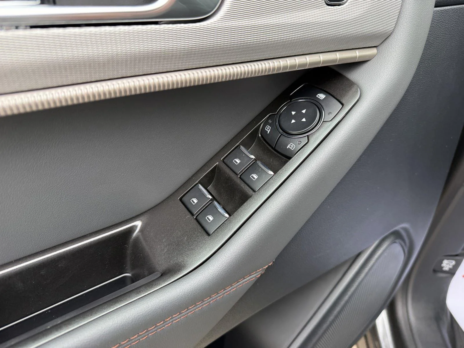New 2026 Carbonized Gray Metallic Ford Active w/100A Pkg image 15