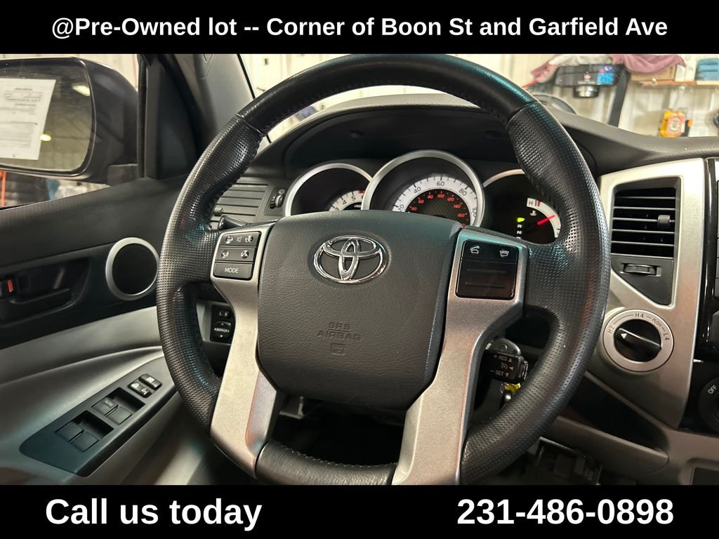 Used 2013 Green Toyota Base image 20