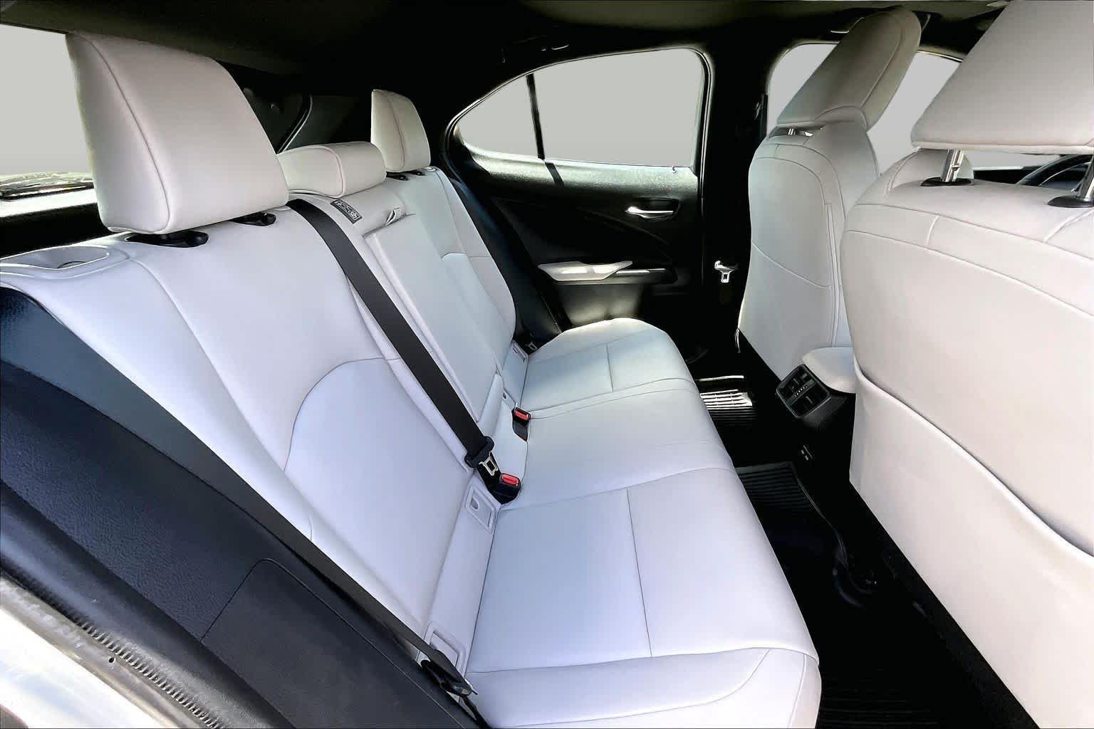 Used 2024 Eminent White Pearl Lexus Premium image 20