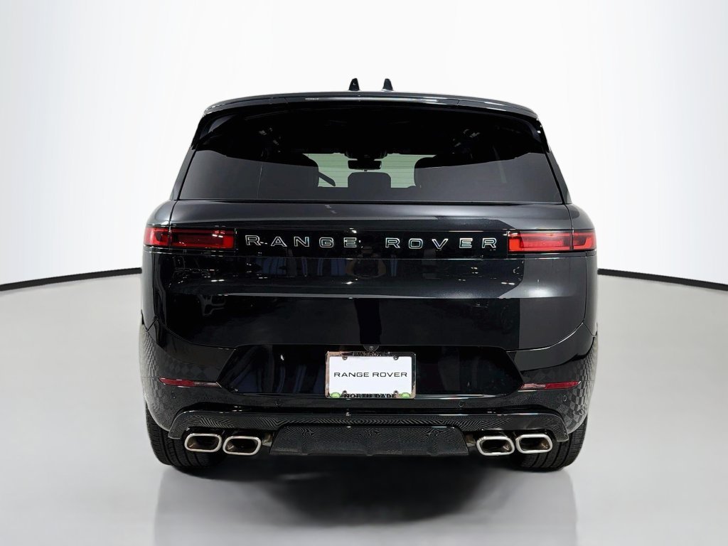 Used 2026 Black Land Rover Dynamic SE image 6