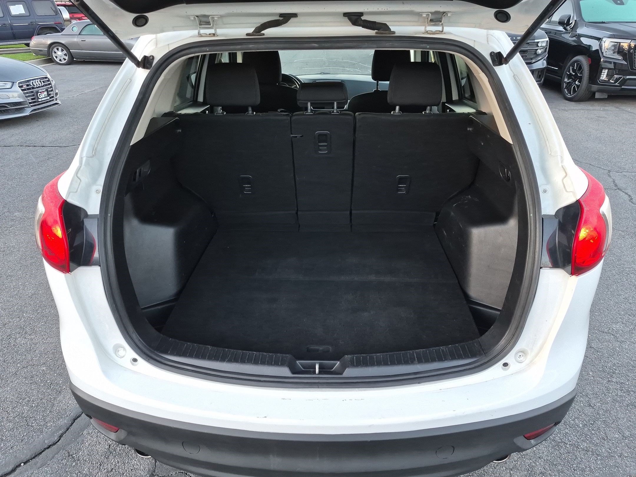 Used 2016 Crystal White Pearl Mazda Touring image 28