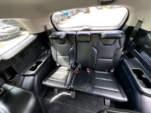 Used 2023 White Kia S image 28