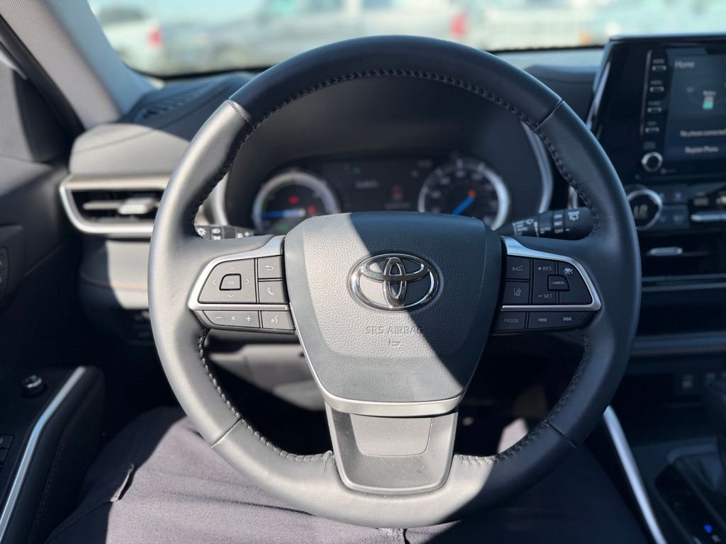 Used 2022 Pearl Toyota Bronze Edition image 6