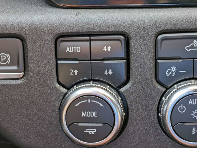 Used 2024 Gray GMC Elevation image 27