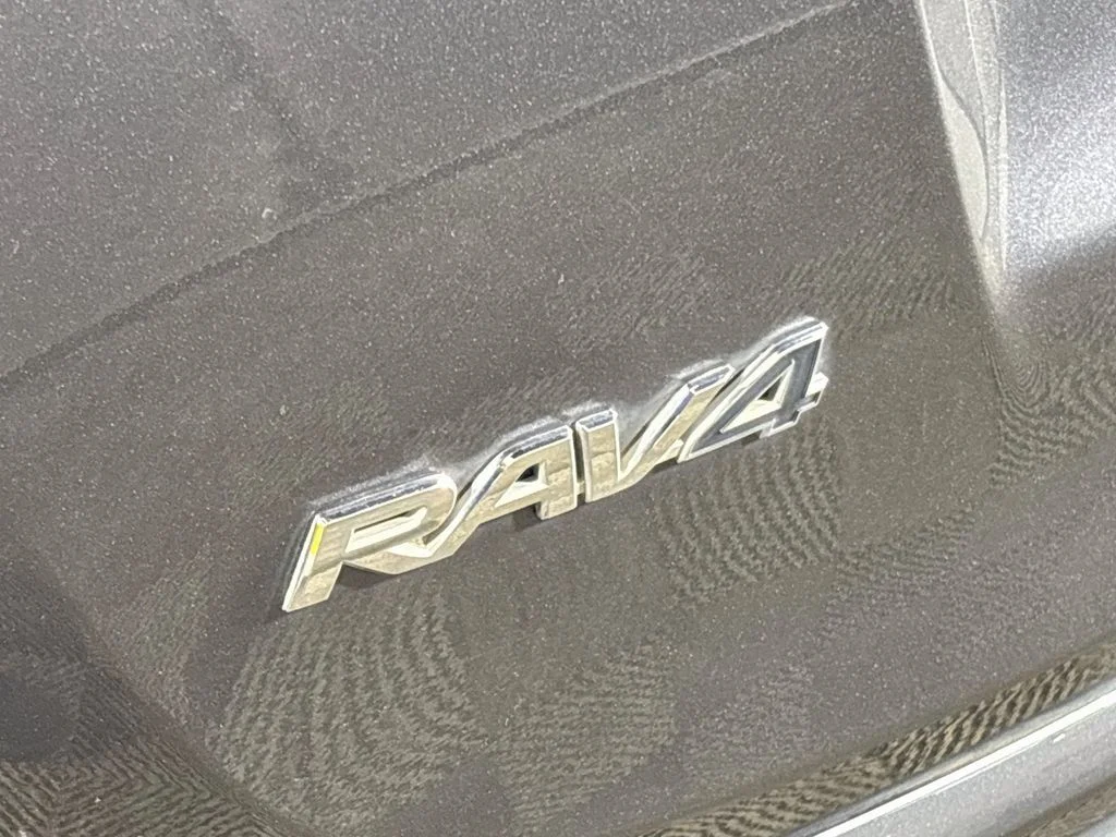 Used 2017 Gray Toyota XLE image 24