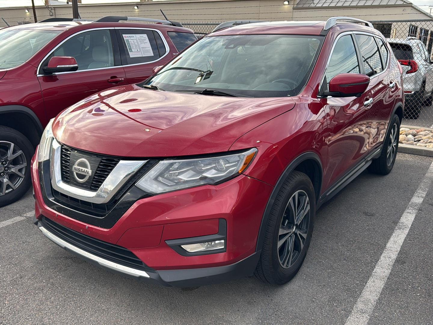 Used 2017 Palatial Ruby Nissan SL image 1