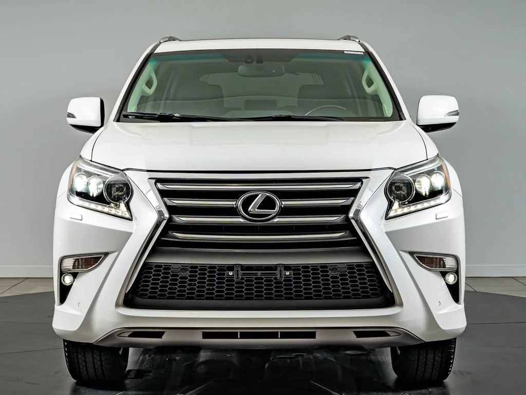 Used 2014 Starfire Pearl Lexus 460 image 2