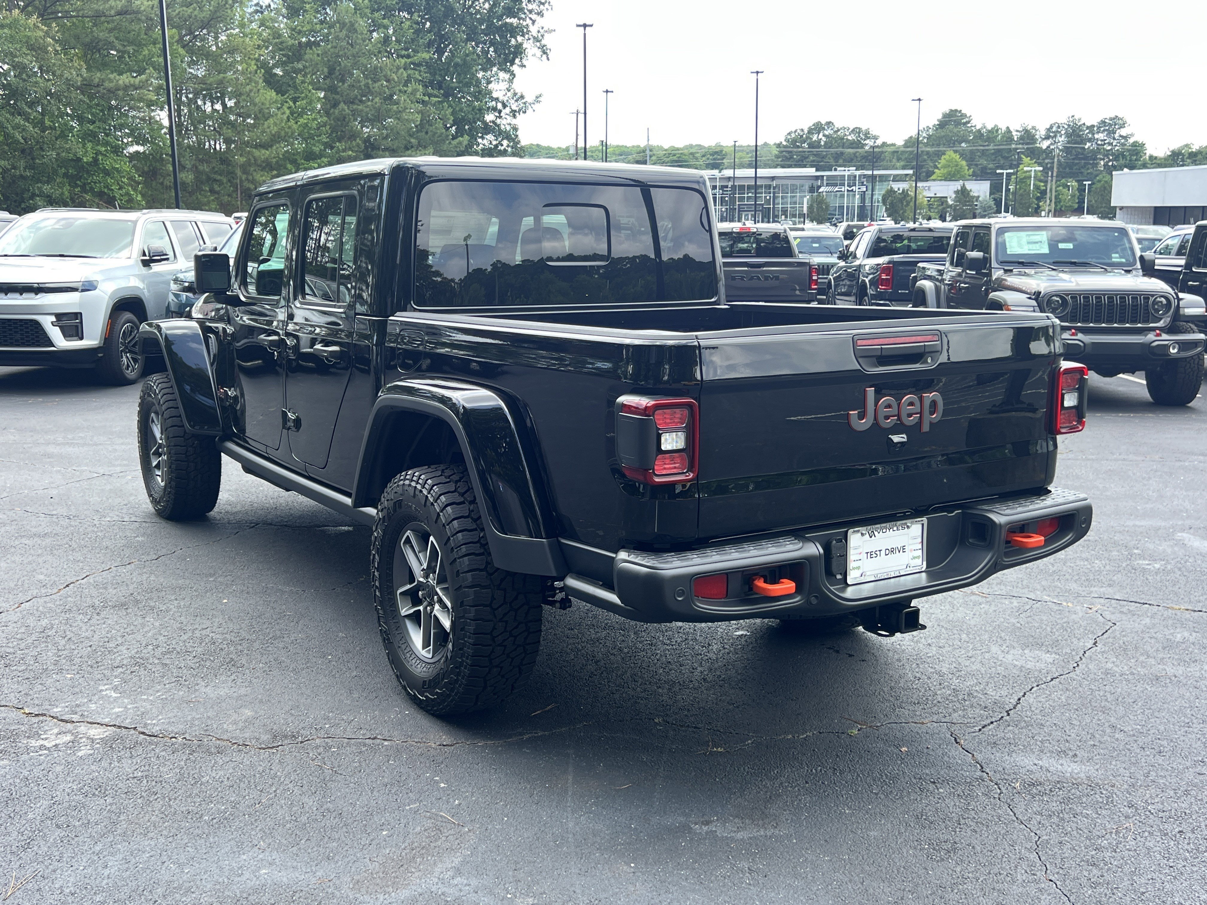 New 2026 Black Clear-Coat Exterior Paint Jeep Mojave X image 6