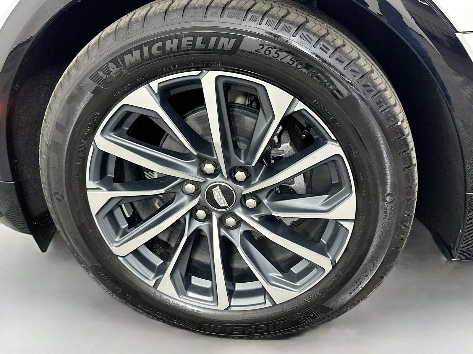 Used 2025 Crystal White Tricoat Cadillac Sport image 32