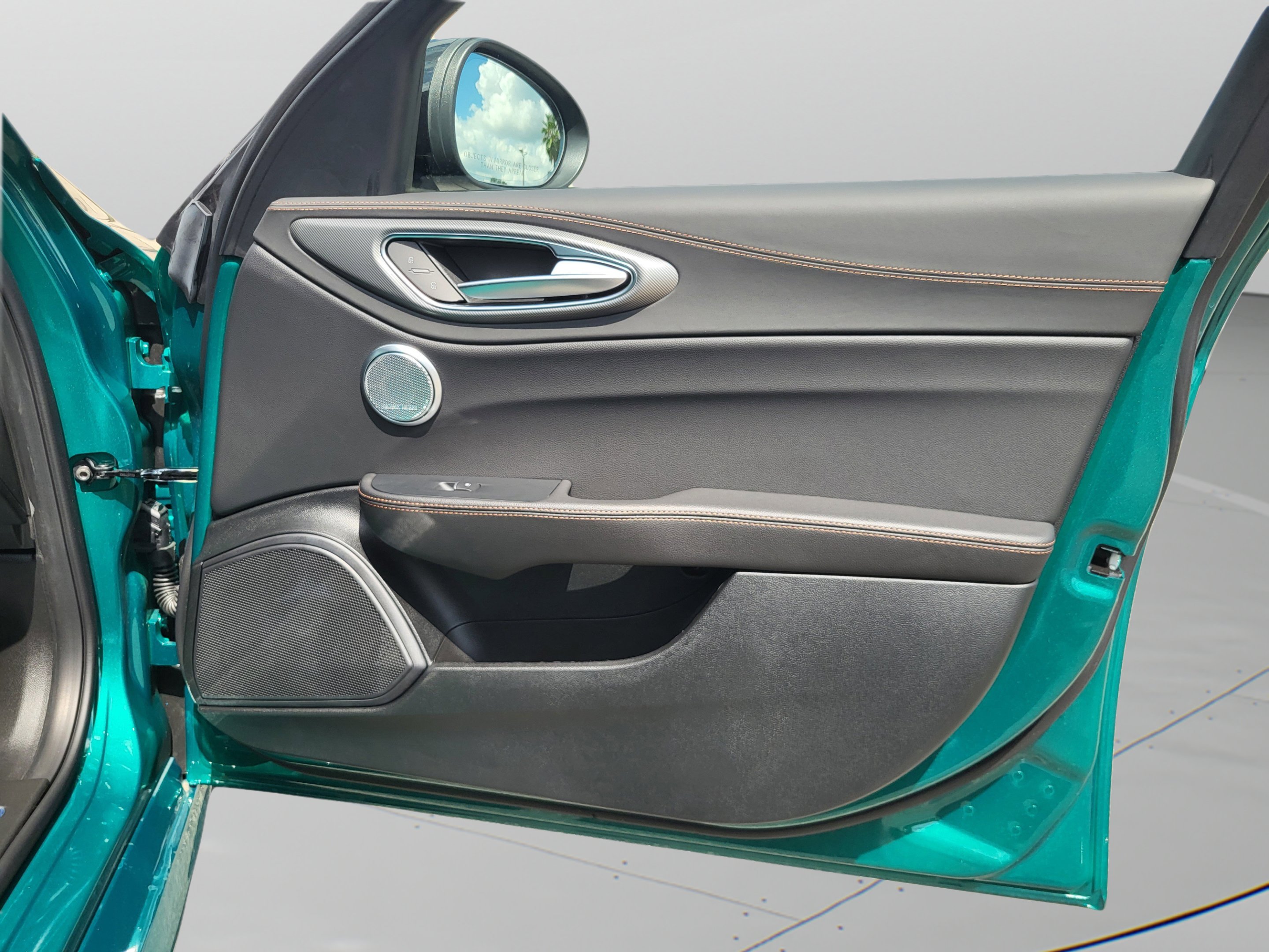 New 2025 Verde Fangio Metallic Alfa Romeo Intensa image 31