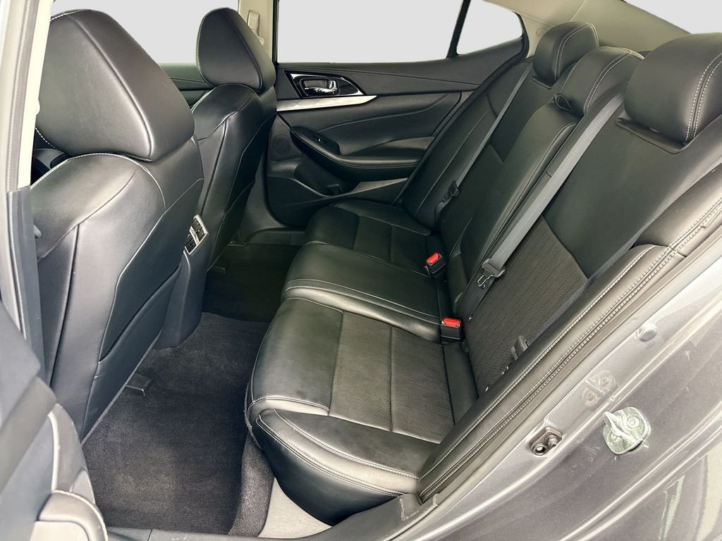 Used 2023 Gun Metallic Nissan SV image 20