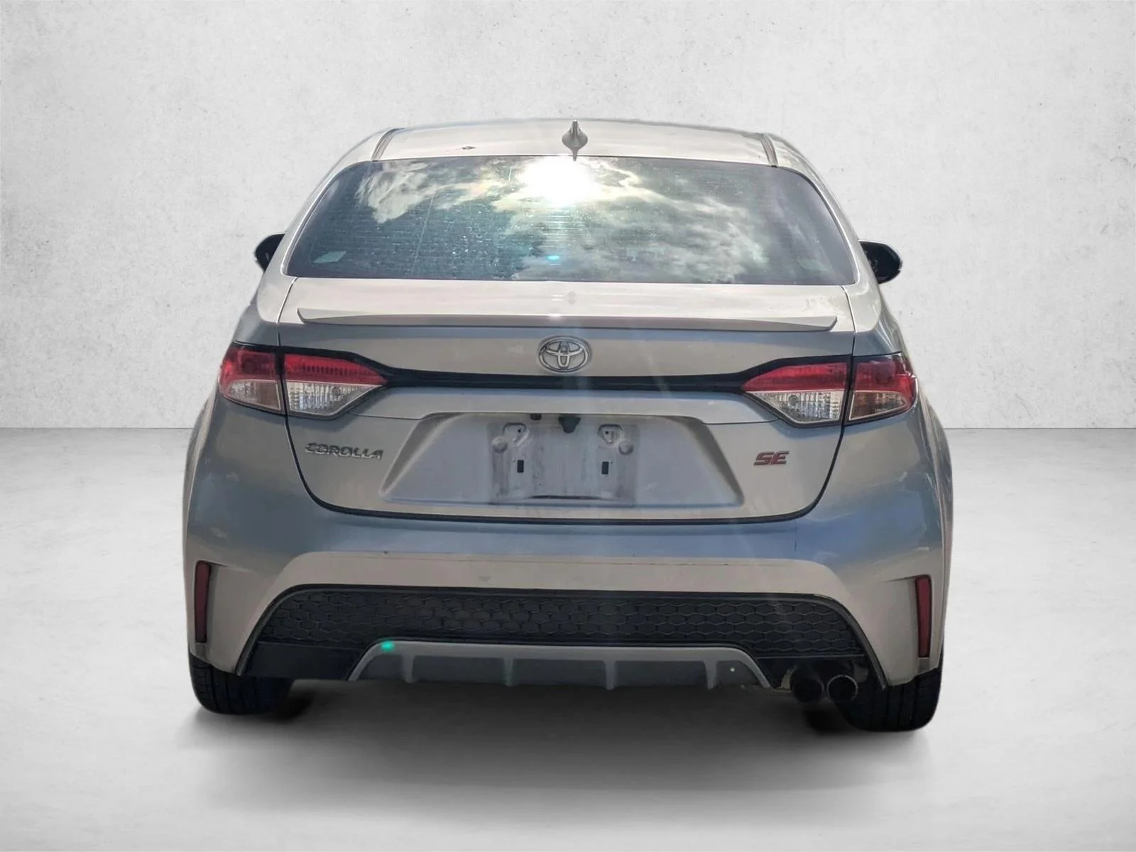 Used 2021 Classic Silver Metallic Toyota SE image 6