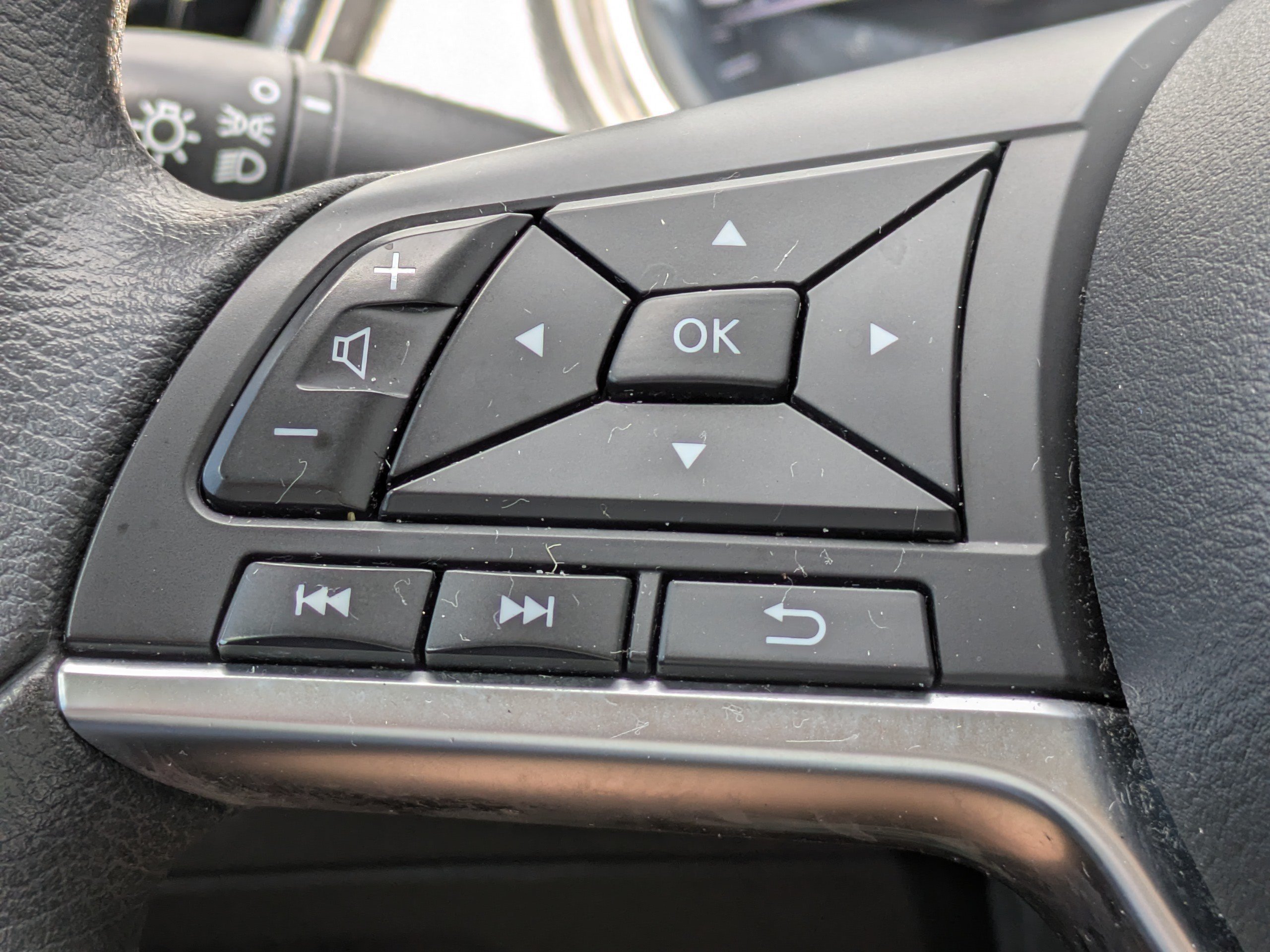 2019 Nissan Rogue Sport S - Photo 20