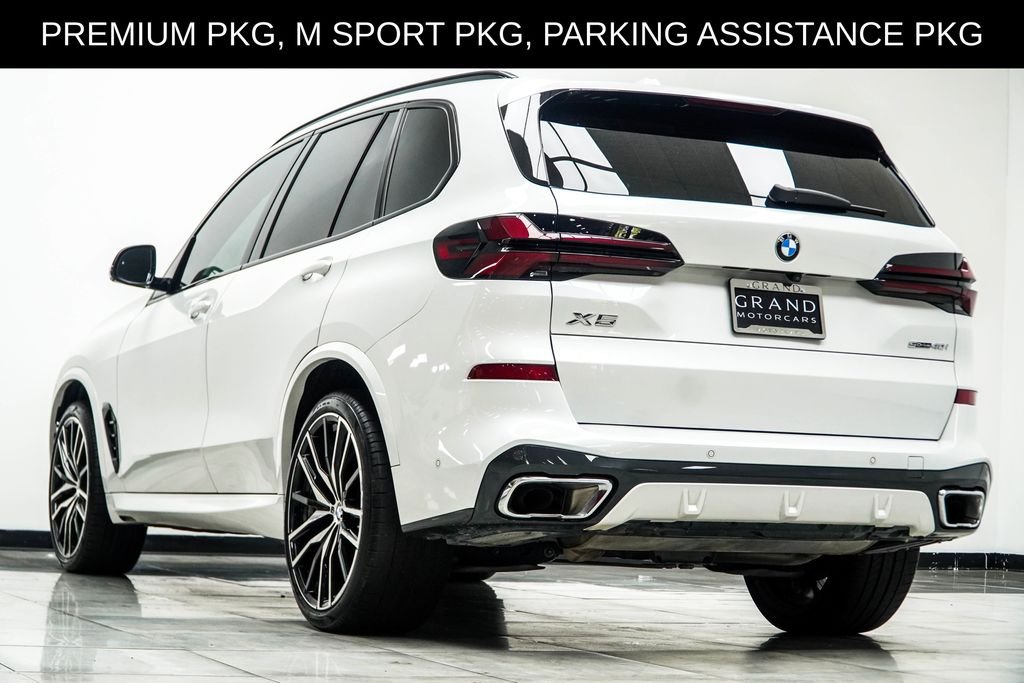 Used 2024 White BMW sDrive40i image 10