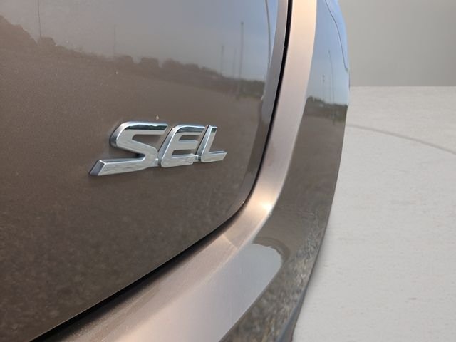 Used 2018  Mitsubishi SEL image 32
