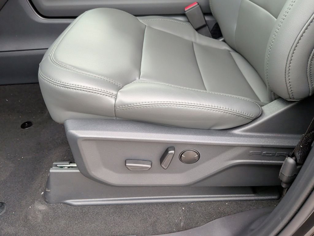 New 2026 Agate Black Metallic Ford MAX Active image 13