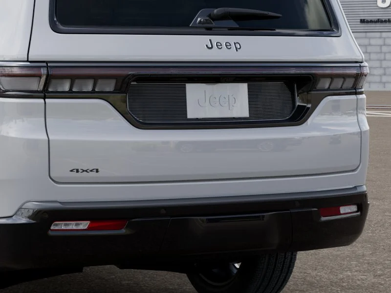 New 2026 Bright White Clear-Coat Exterior Paint Jeep Grand Wagoneer image 13