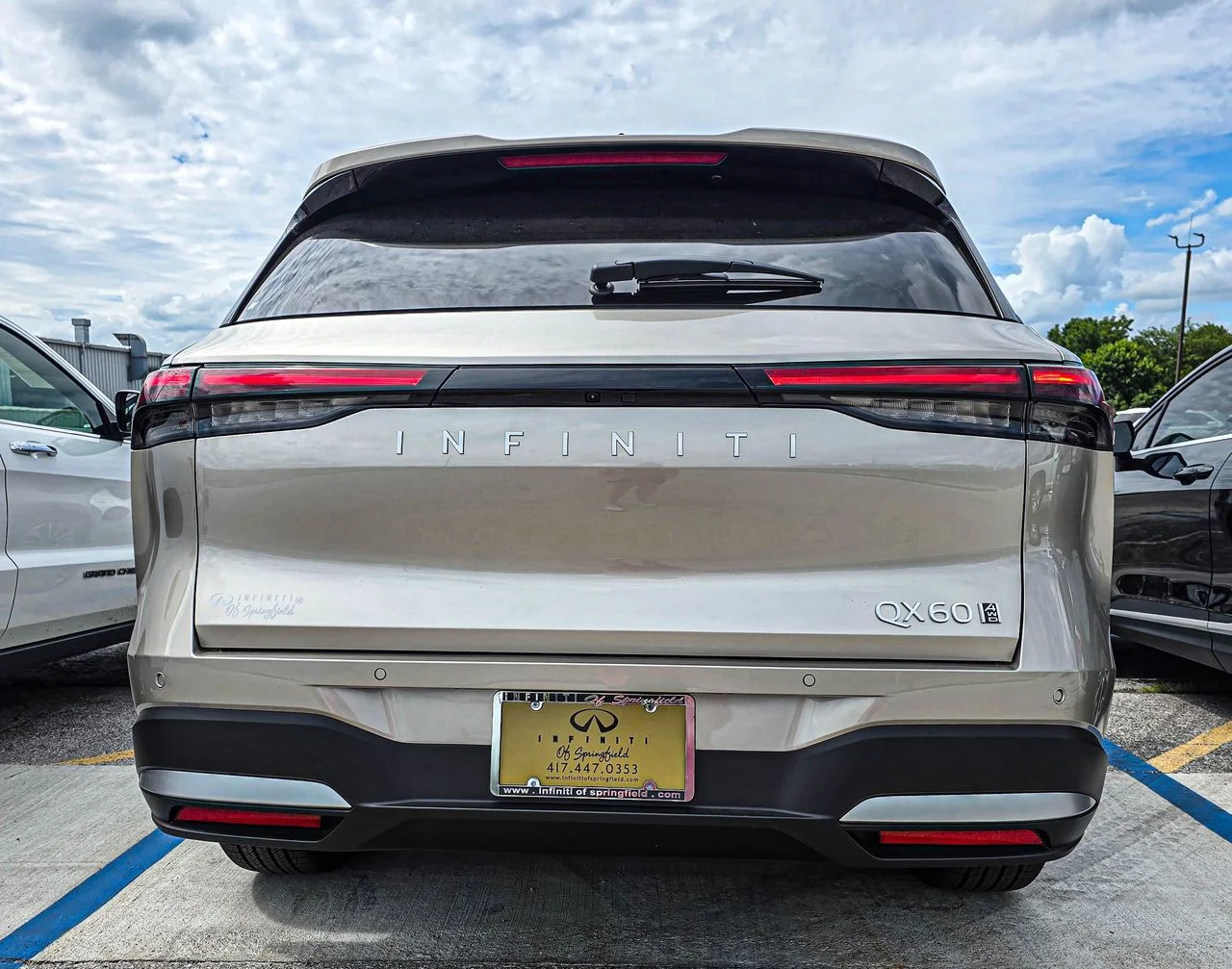 Certified Used 2027 Warm Titanium INFINITI Luxe image 5