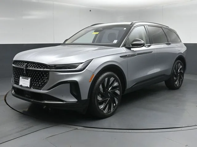 2025 Lincoln Nautilus Reserve AWD's photo