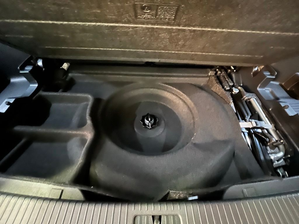 New 2026 Silver Volkswagen 2.0T SE w/Technology image 28