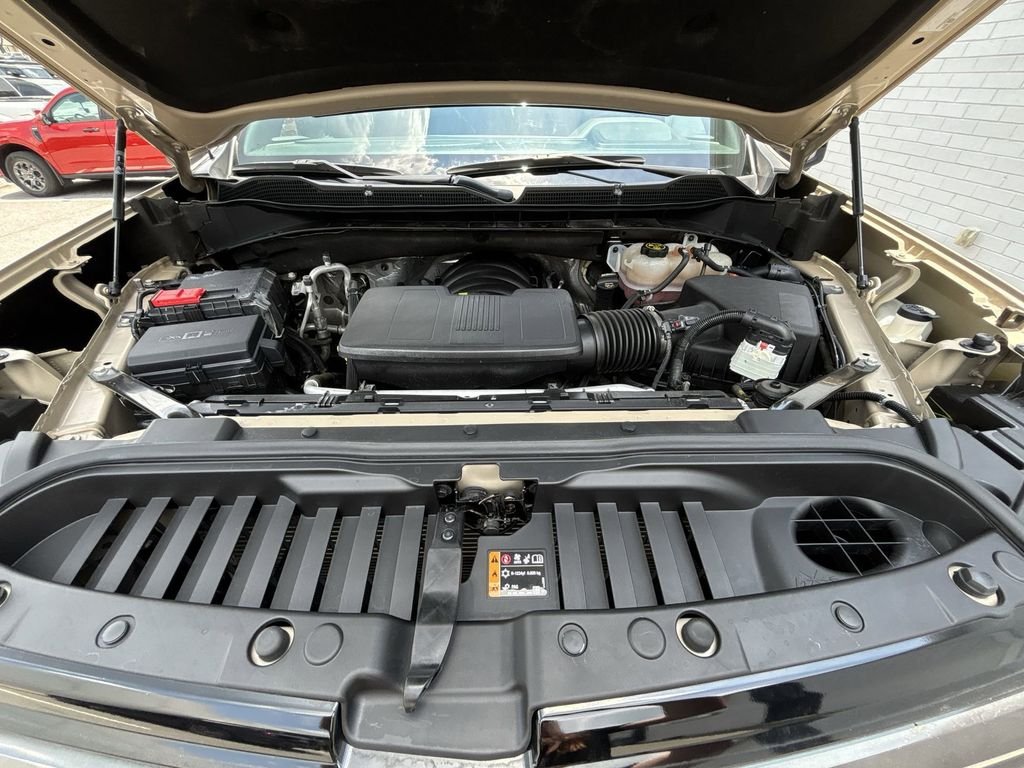 Used 2022 Beige Chevrolet ZR2 image 17