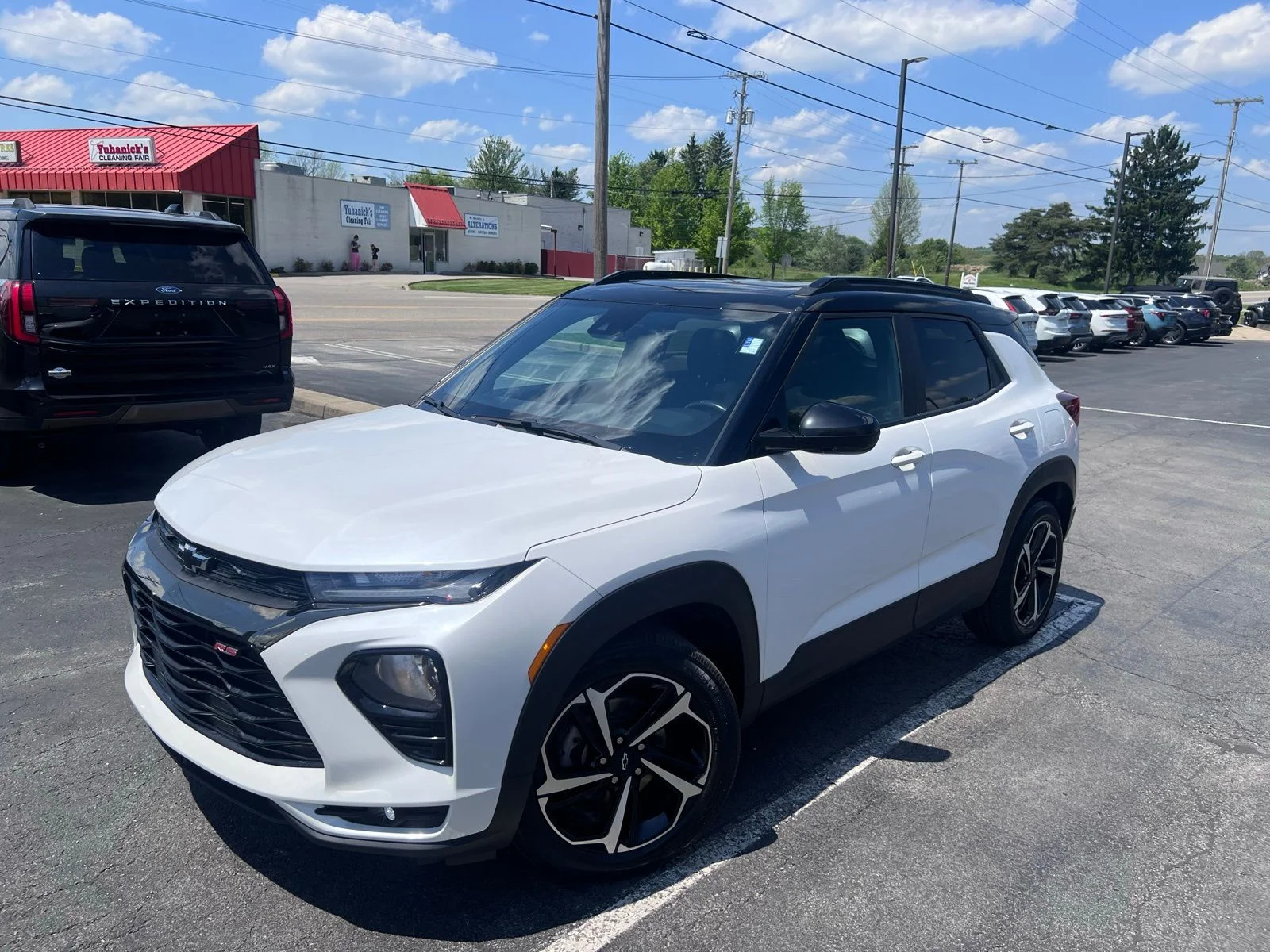 Used 2021 Iridescent Pearl Tricoat Chevrolet RS image 16