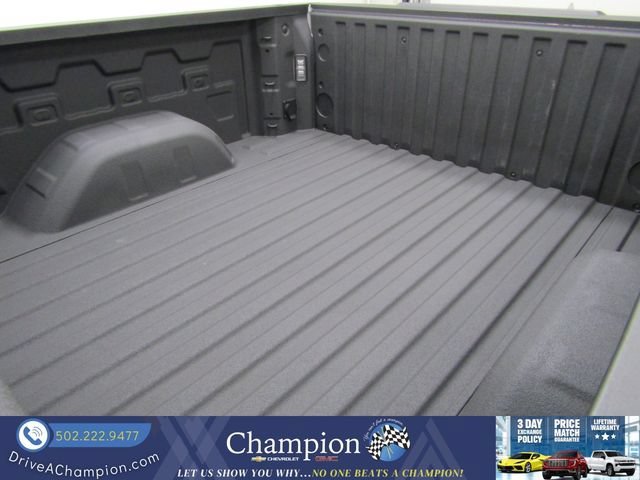 Certified Used 2025 Iridescent Pearl Tricoat Chevrolet LTZ image 18