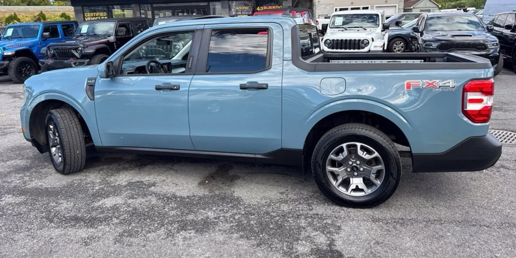 Used 2022 Blue Ford XLT image 8