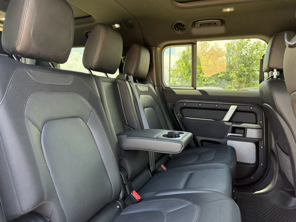 Used 2023  Land Rover X-Dynamic SE image 31