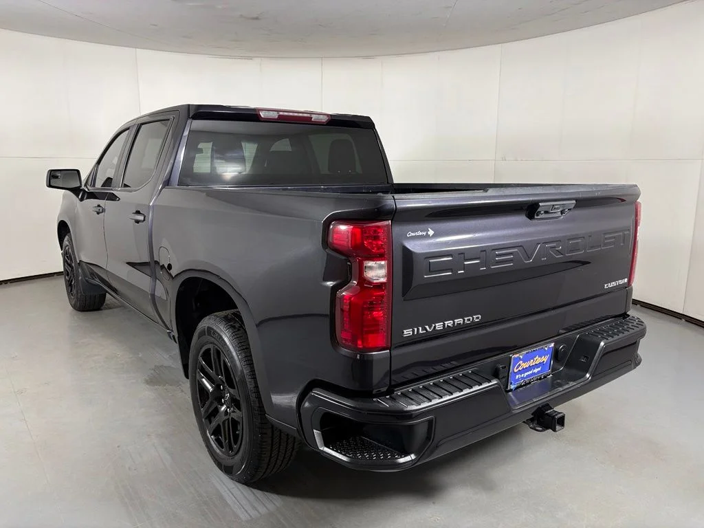 Used 2023 Gray Chevrolet Custom image 7