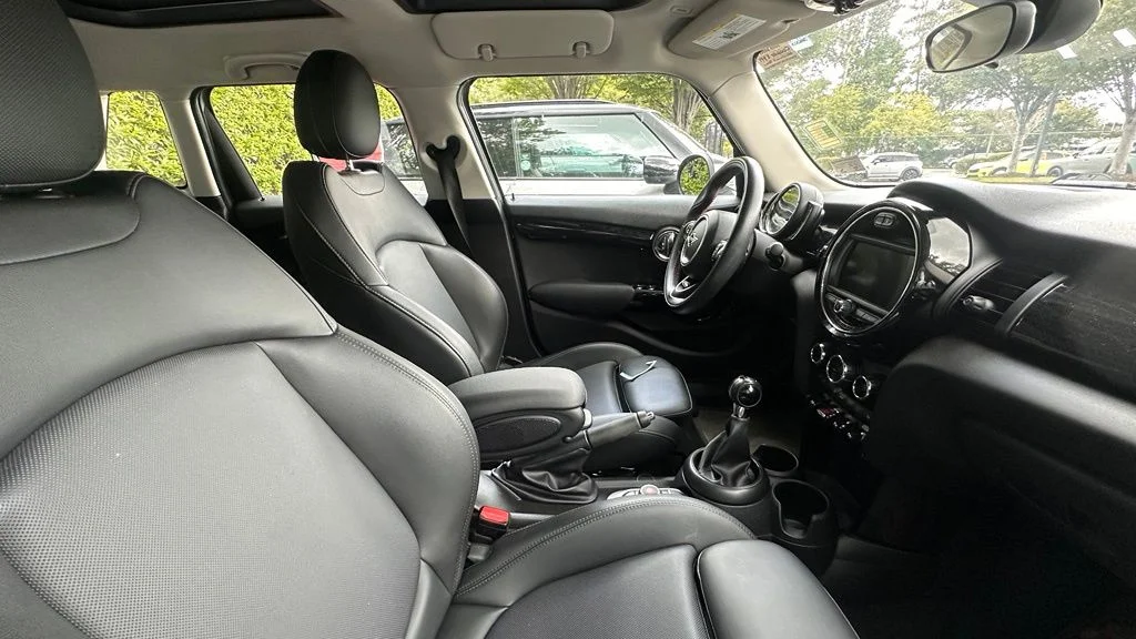 Used 2019 Moonwalk Gray Metallic MINI Signature image 5