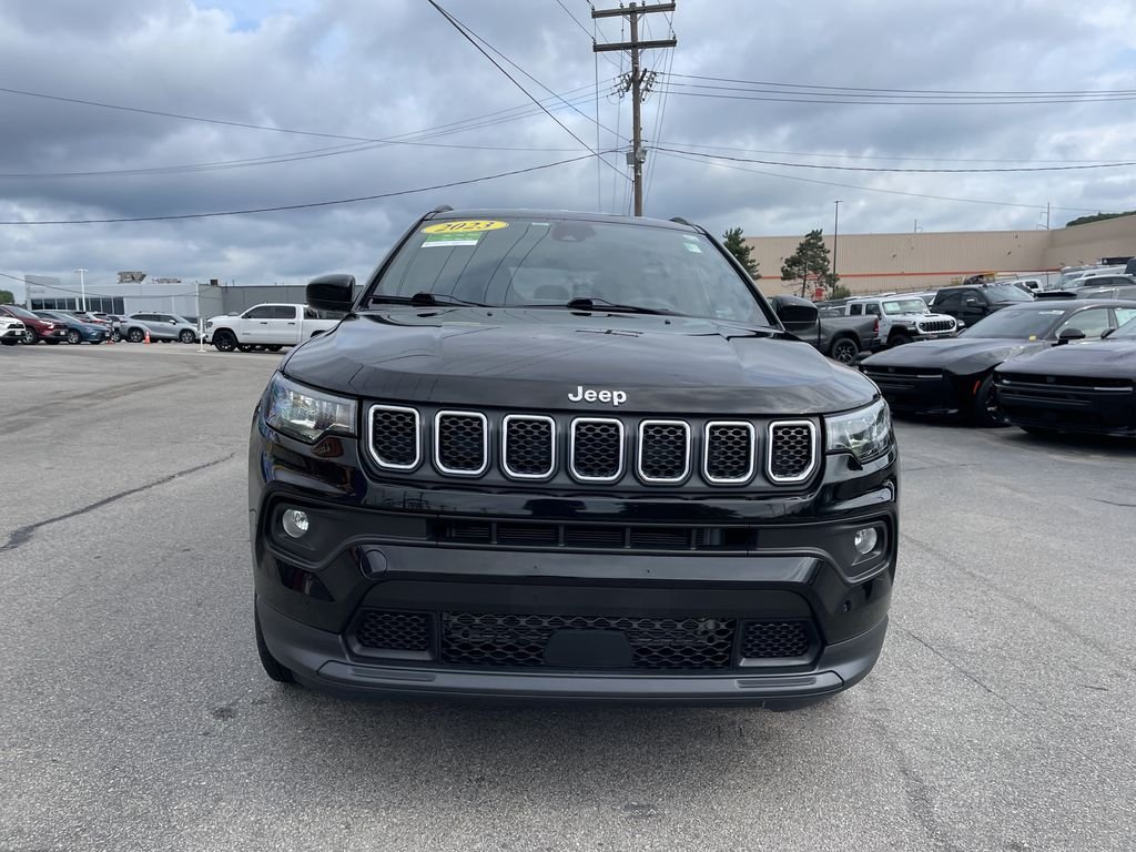 Used 2023 Black Jeep Latitude Lux image 5