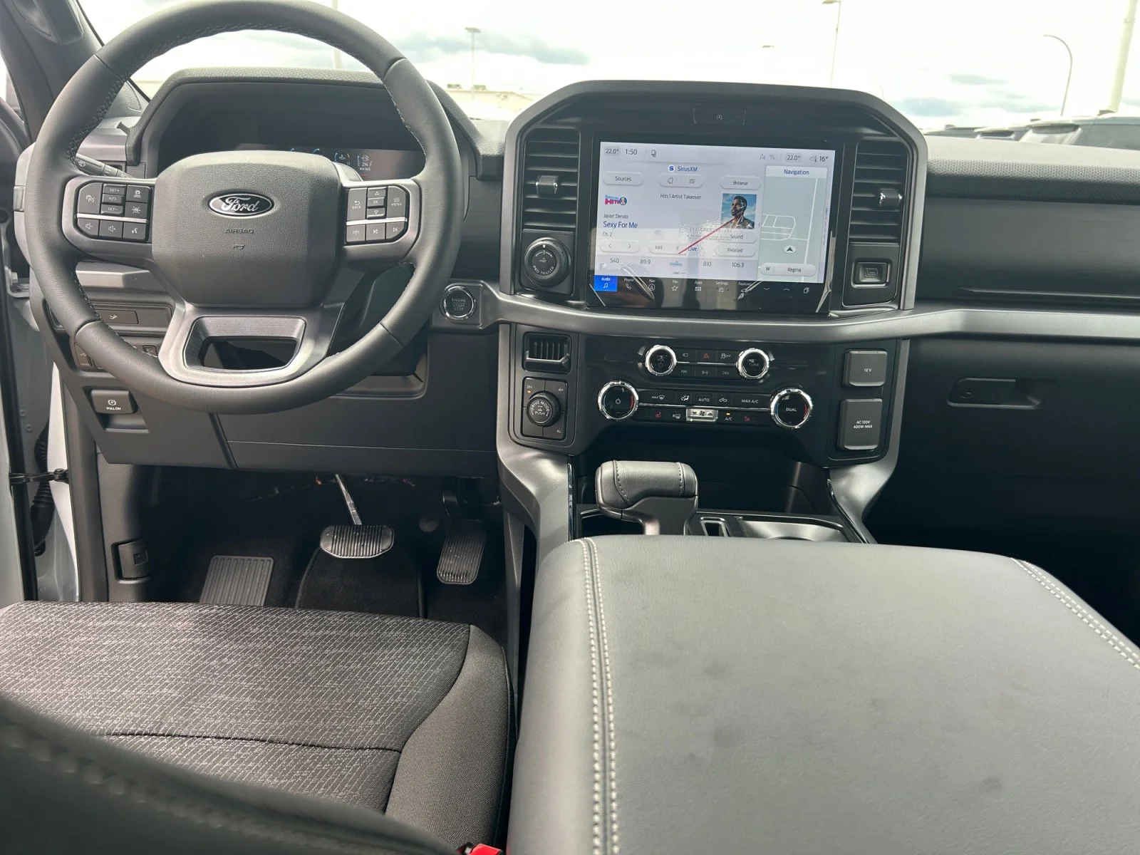 New 2026 Oxford White Ford XLT image 19