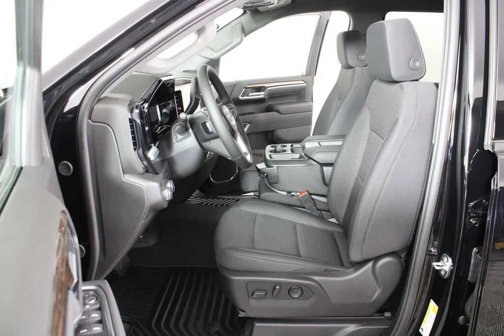 New 2026 Onyx Black GMC Elevation image 25
