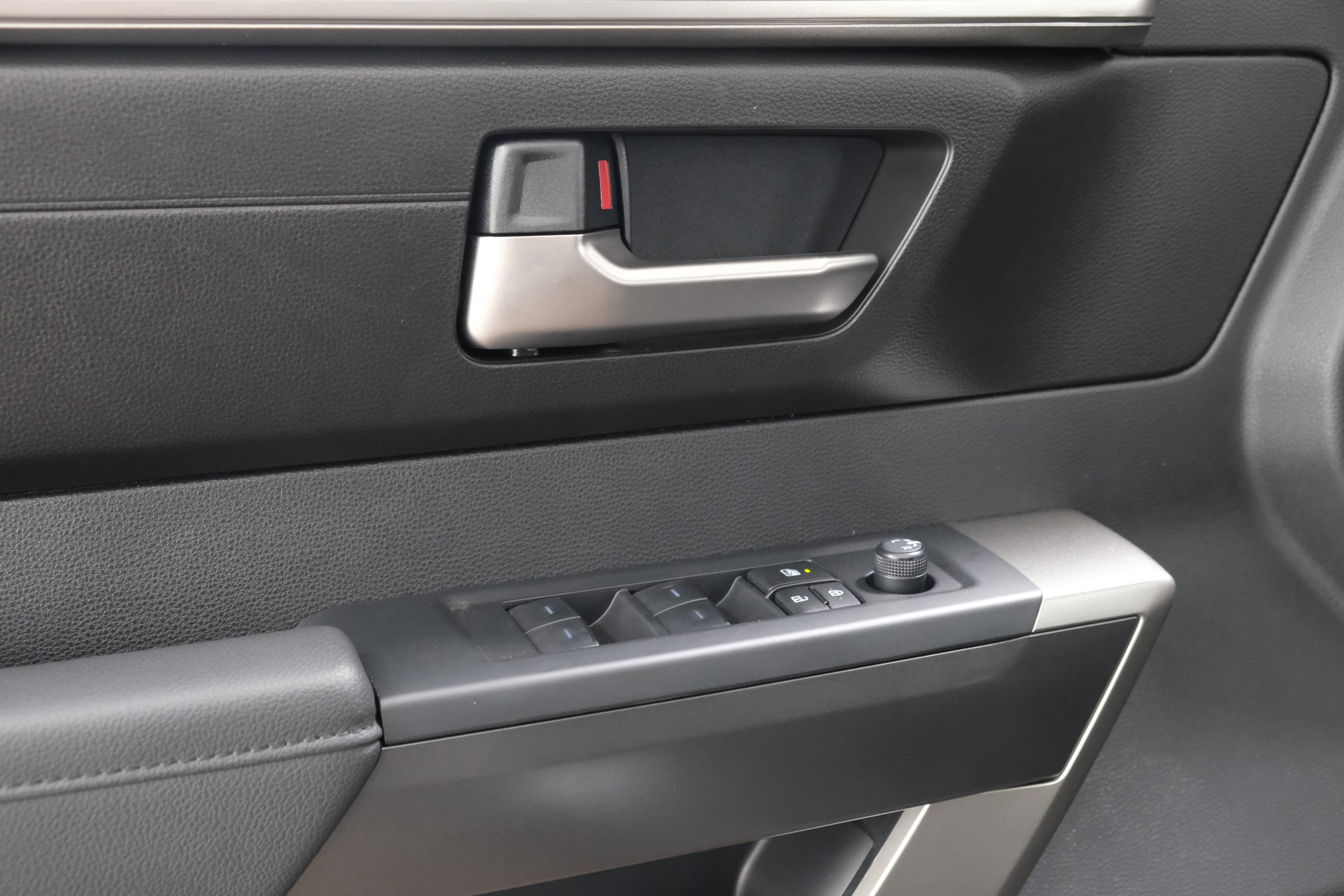 2026 Toyota Tundra SR5 - Photo 25