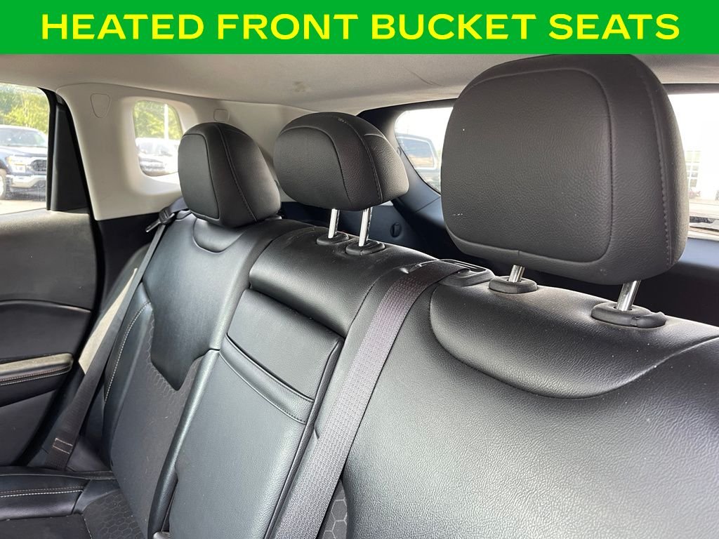 Used 2020 Granite Crystal Metallic Clearcoat Jeep Latitude image 9