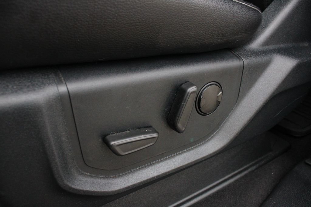 Used 2021 Black Metallic Ford Lariat image 3
