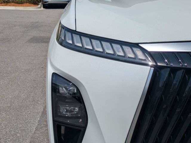 New 2026 RADIANT WHITE INFINITI Luxe 2WD image 9