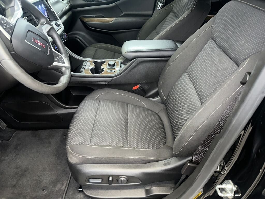 Used 2023 Ebony Twilight Metallic GMC SLE image 5