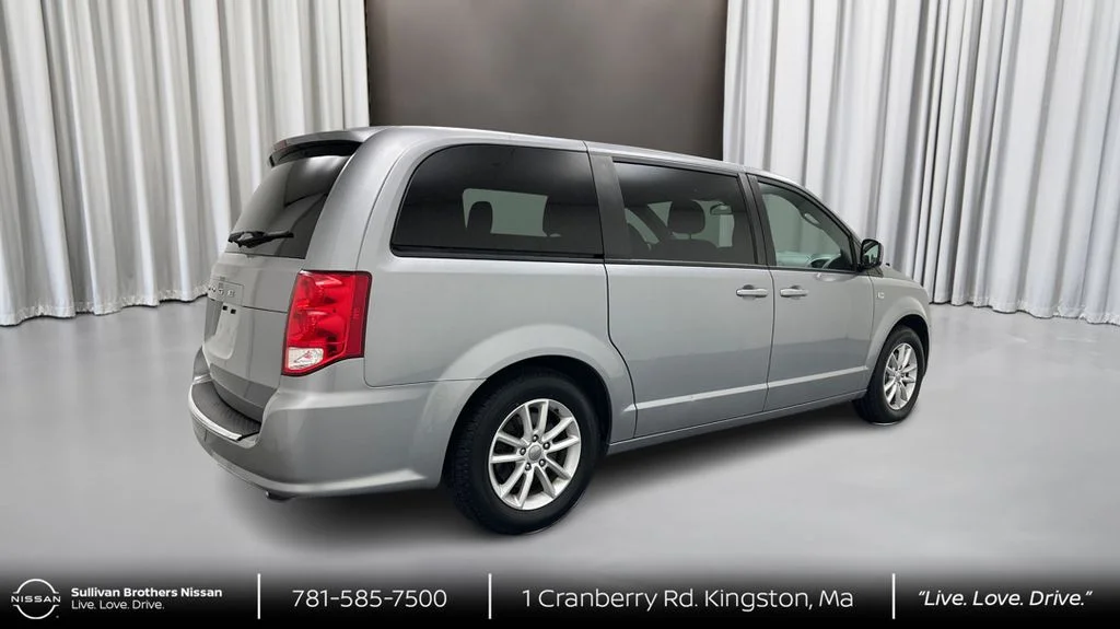 Used 2019 Silver Dodge SE image 5