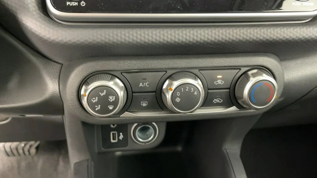 2025 Nissan KICKS PLAY Base - Photo 18