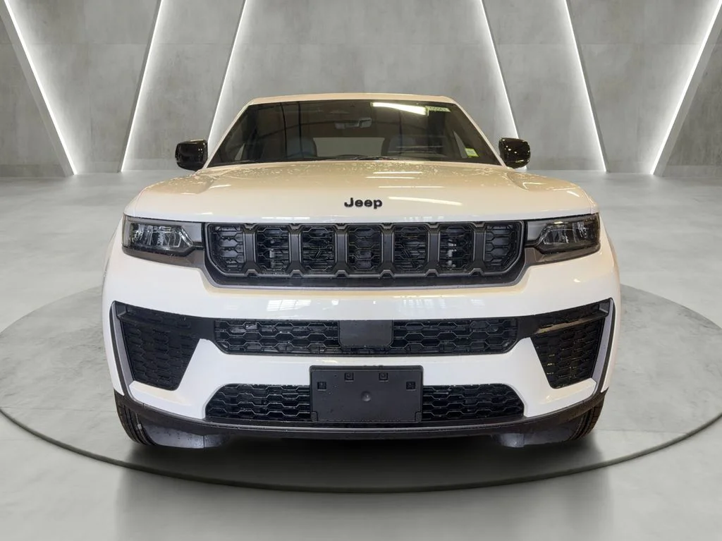 New 2026 Bright White Clearcoat Jeep Altitude image 2