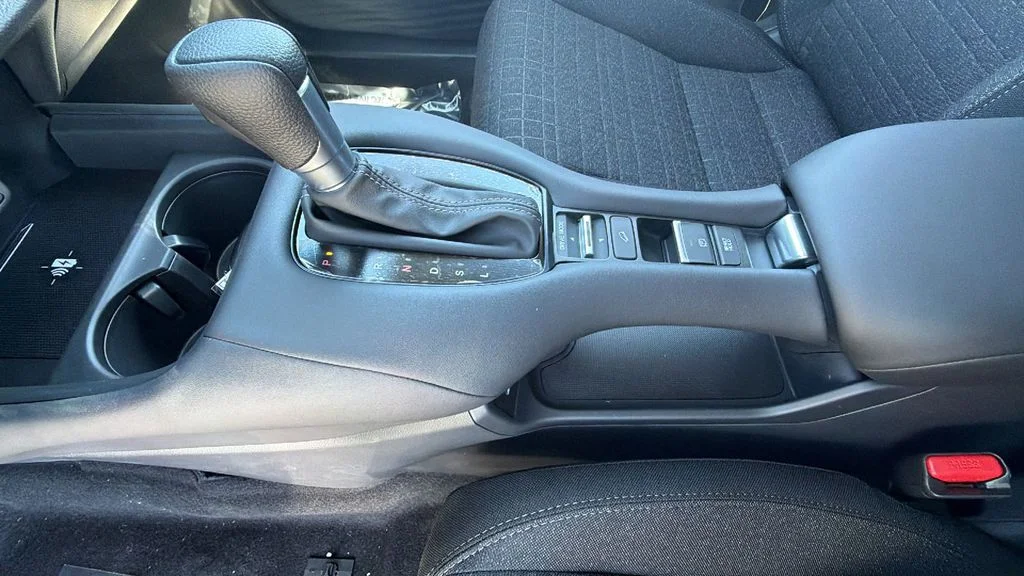 New 2027 Platinum White Pearl Honda LX image 13