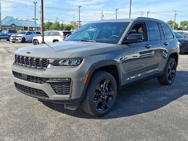 New 2027 Gray Jeep Limited image 3