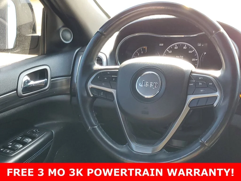 Used 2019 Gray Jeep Laredo image 30