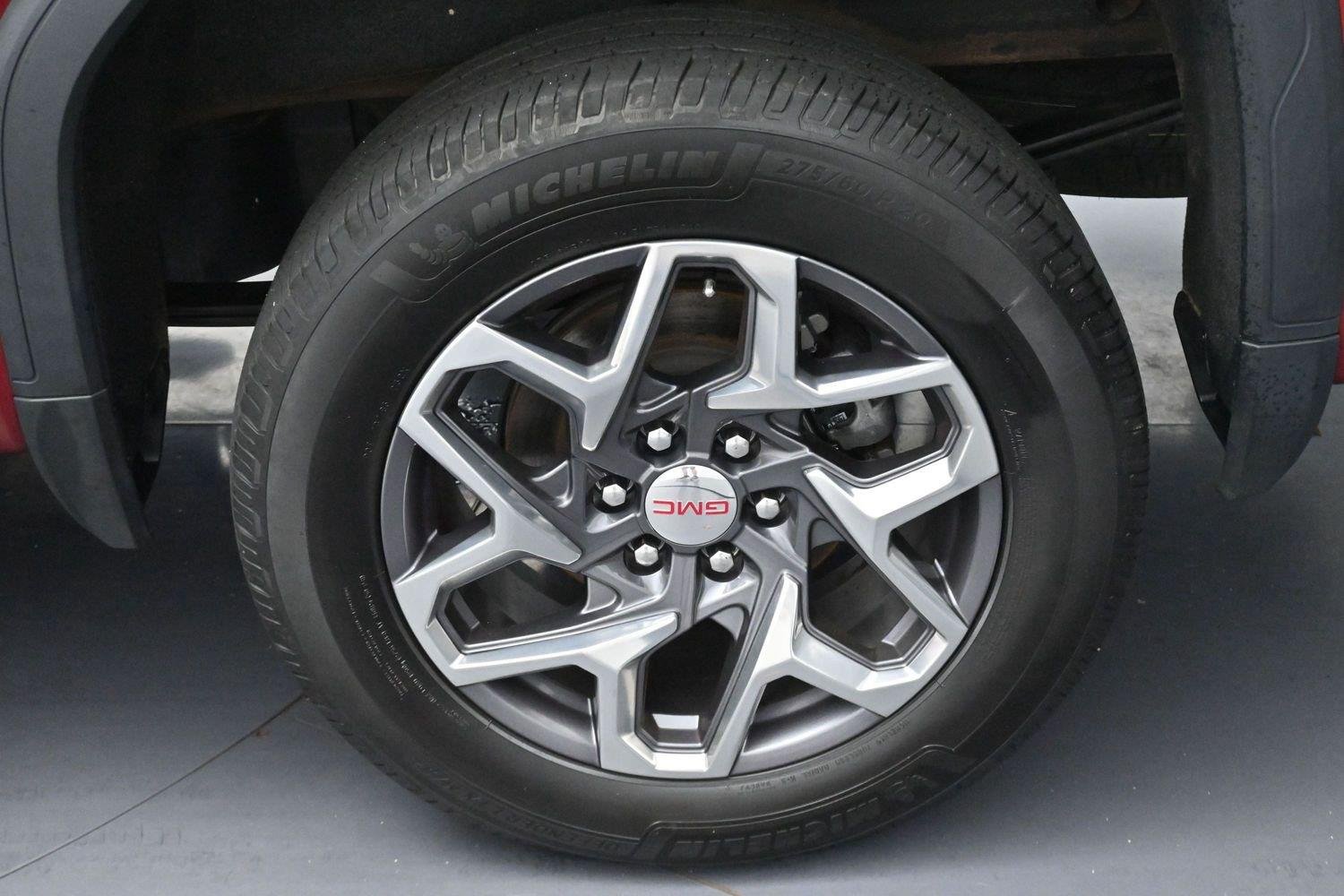 Used 2022 CAYENNE RED TINTCOAT GMC SLT image 35