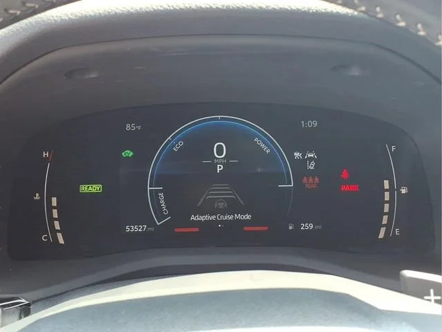 Used 2025  Toyota LE image 11