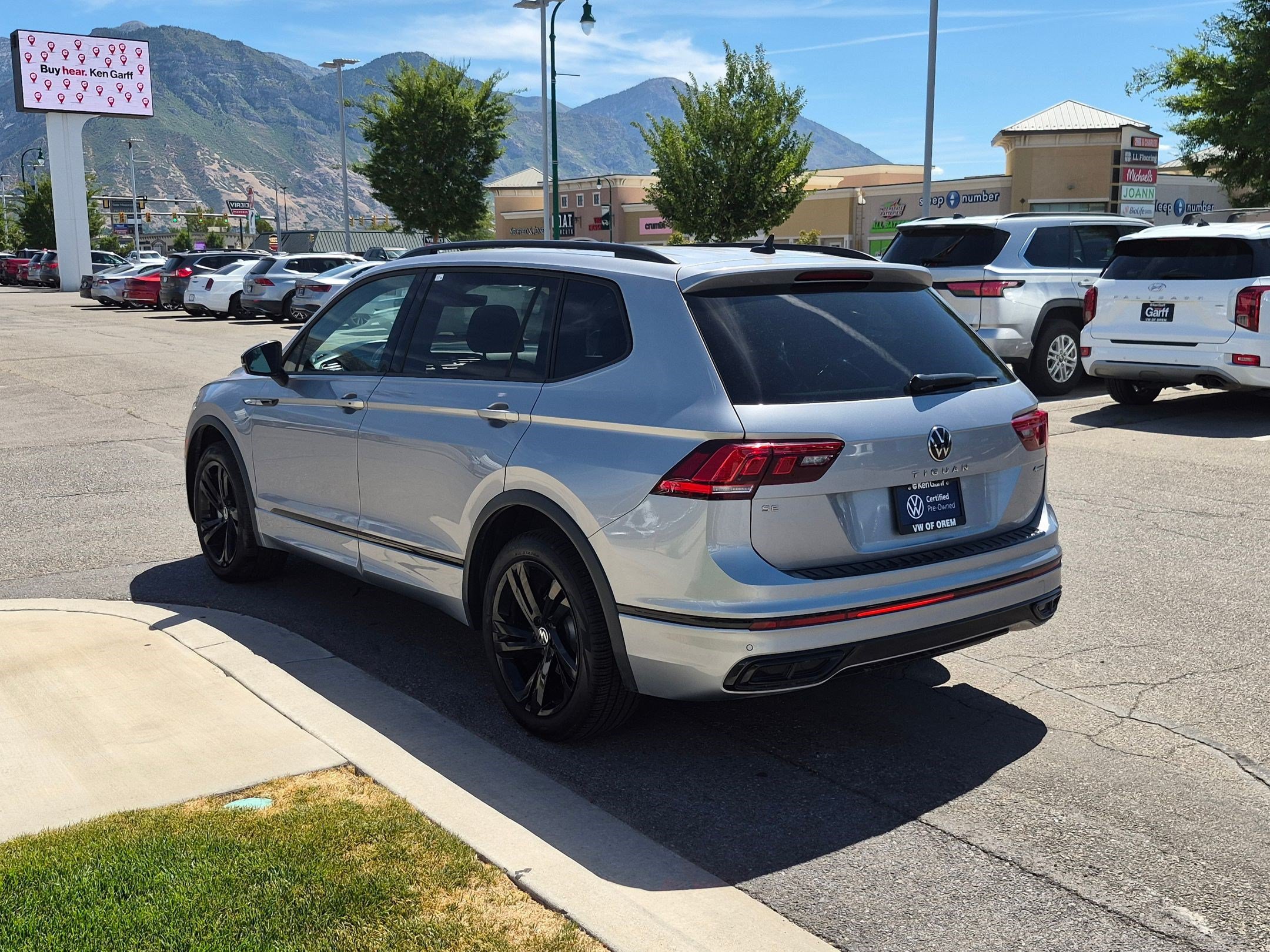 Certified Used 2024 Pyrite Silver Metallic Volkswagen SE R-Line Black image 7